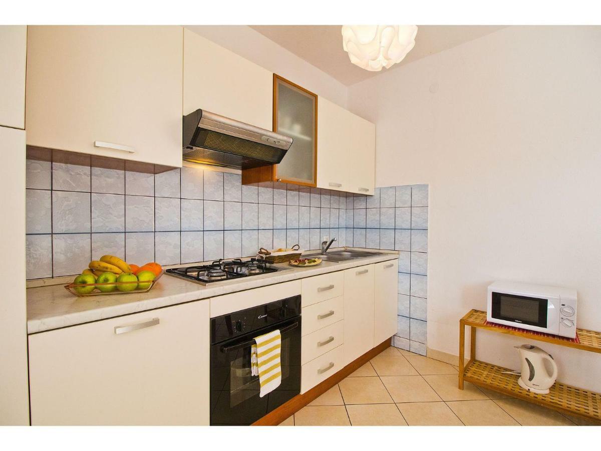 Apartment Josip Podstrana Buitenkant foto