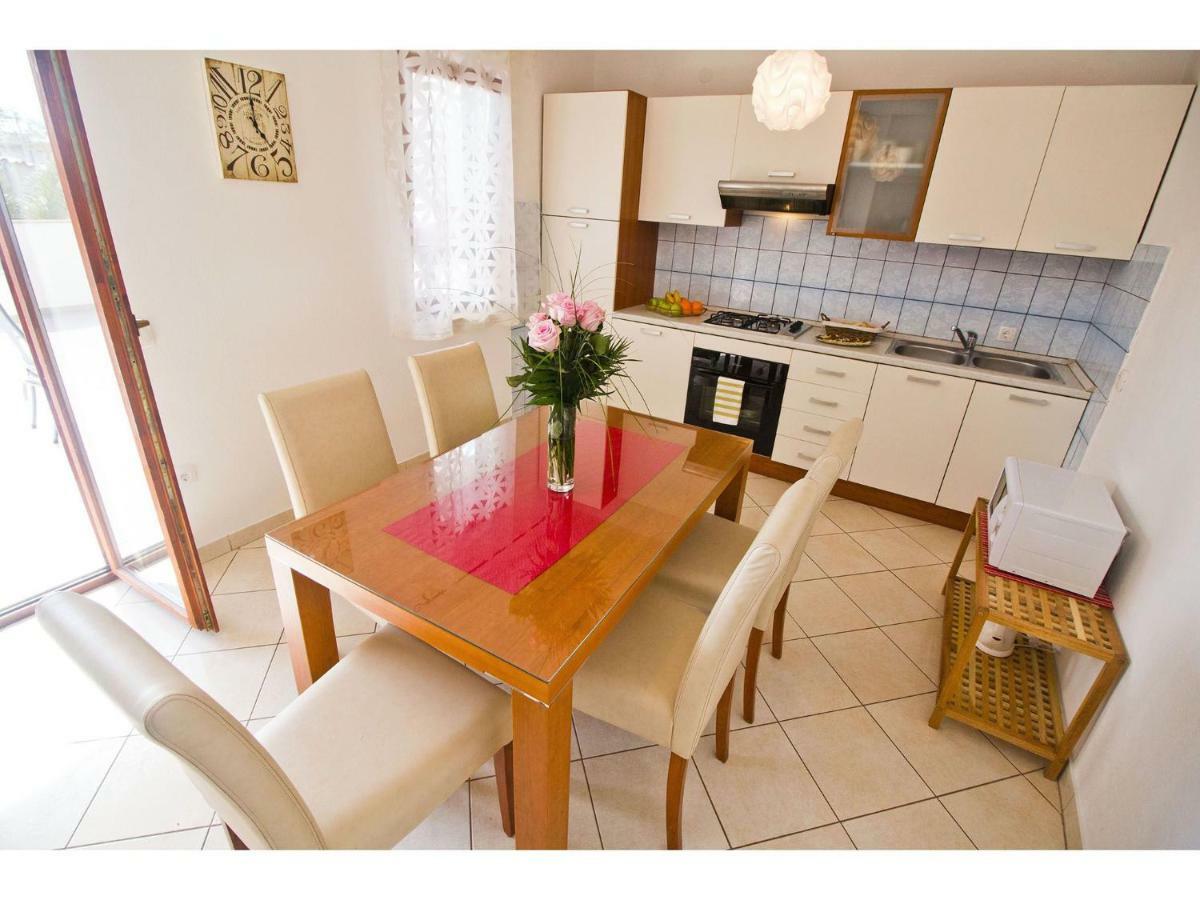 Apartment Josip Podstrana Buitenkant foto