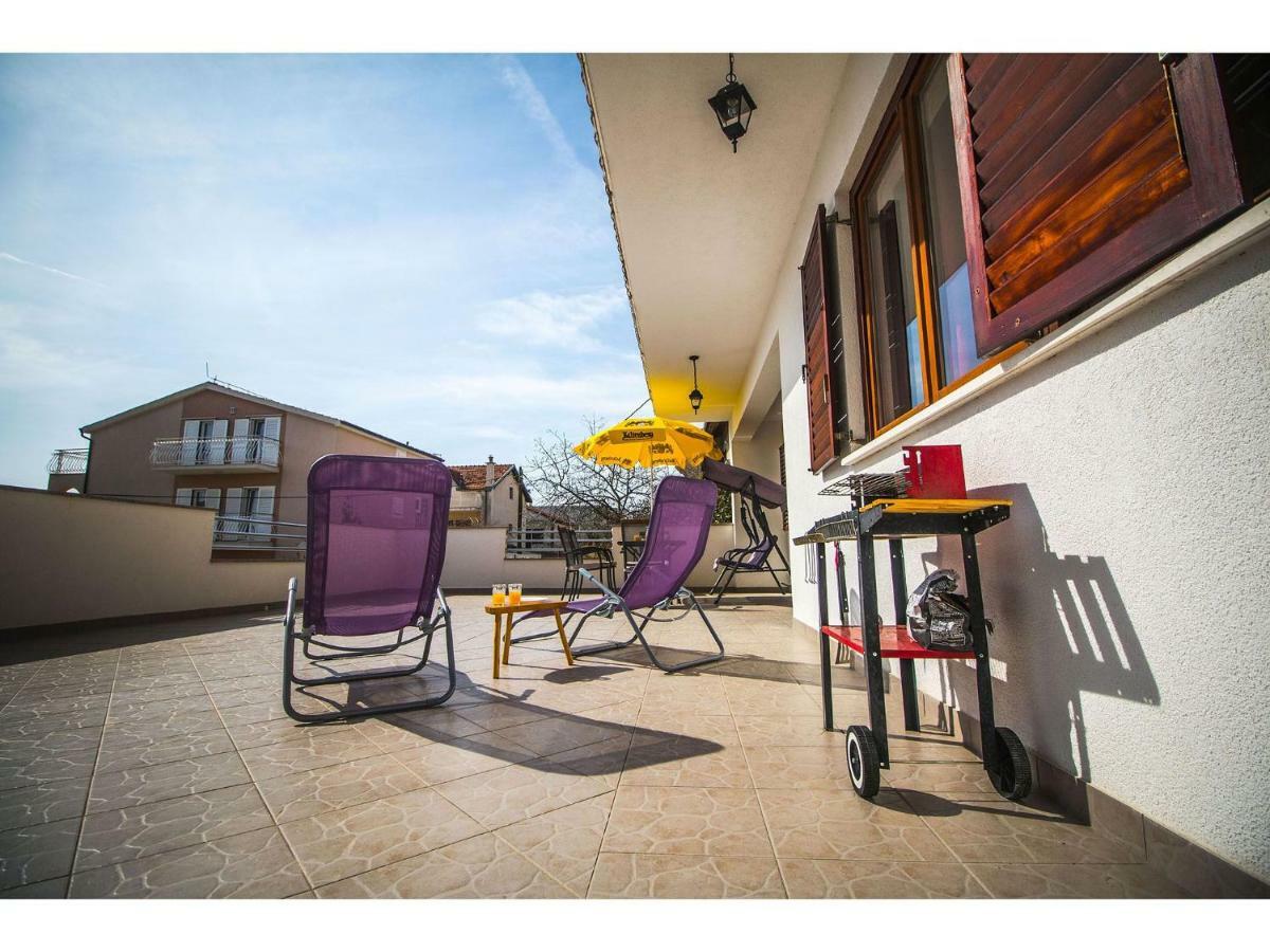 Apartment Josip Podstrana Buitenkant foto